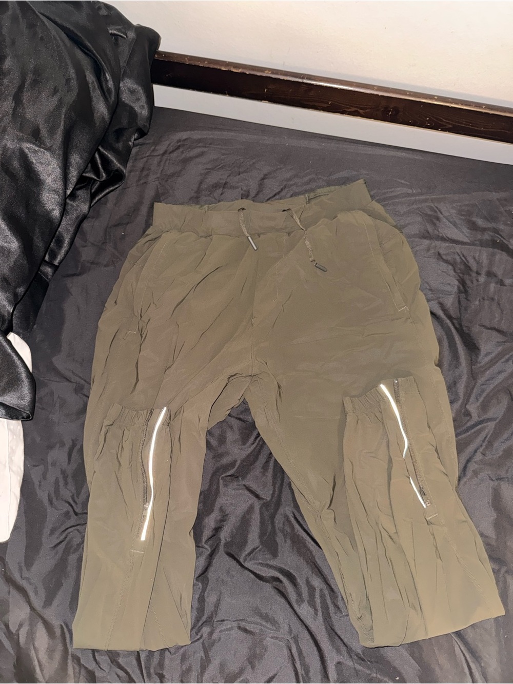 lululemon surge jogger olive green colorway